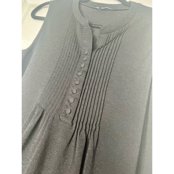 StoryBuk Black Pleated Button Up Sleeveless Tank Top Size Small - Picture 4 of 8